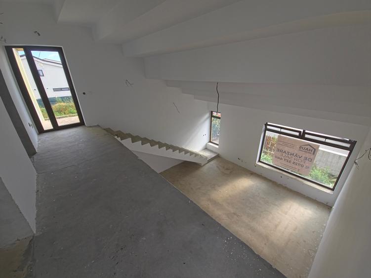 Casă cu 4 camere cu Teren 362 Mp în Cumpăna