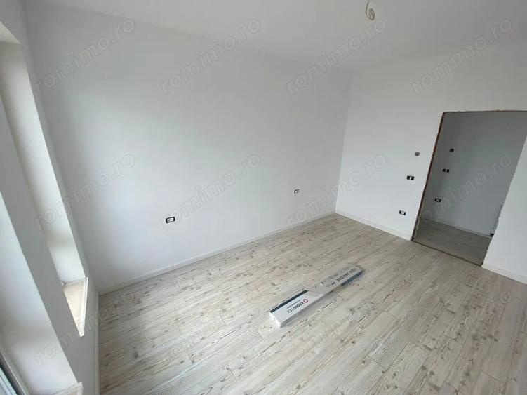 Apartament cu 3 camere semidecomandat în Giroc