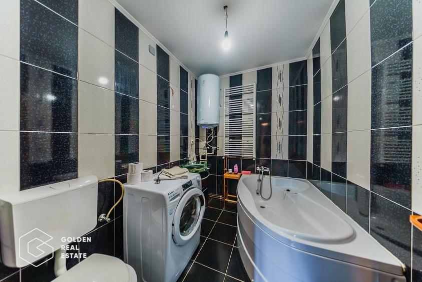 Casă individuală cu 11 camere cu Canalizare în Ghioroc