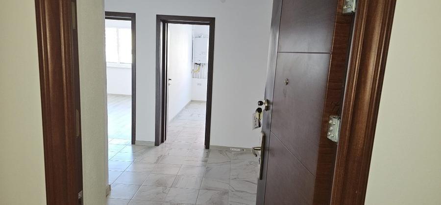 Apartament cu 3 camere decomandat în Sânpetru