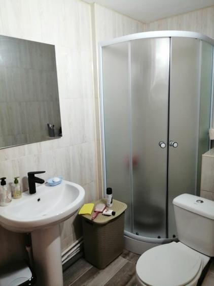 Casă individuală cu 4 camere cu Teren 120 Mp în Central