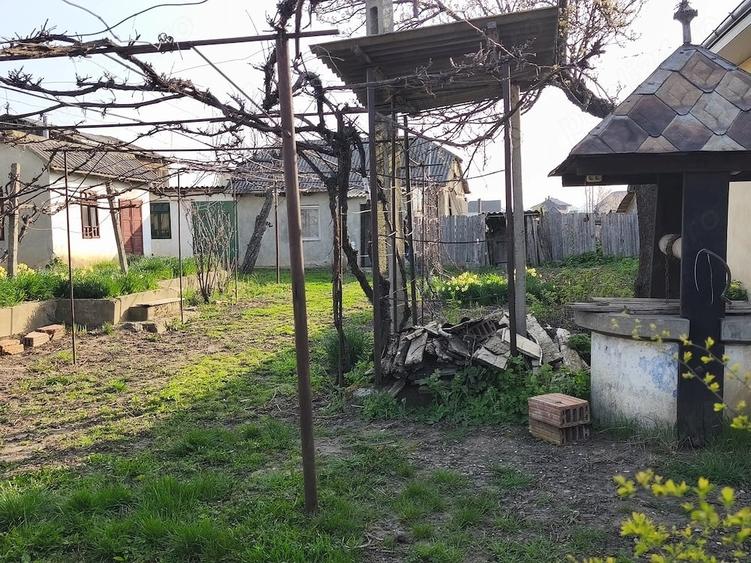 Teren de 1000 mp, în Izvoarele