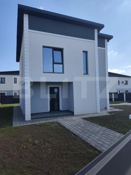 Casă individuală cu 4 camere cu Canalizare în Valea Lupului