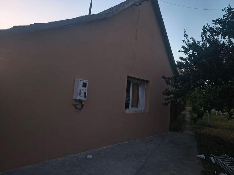 Casă cu 3 camere în Peregu Mic