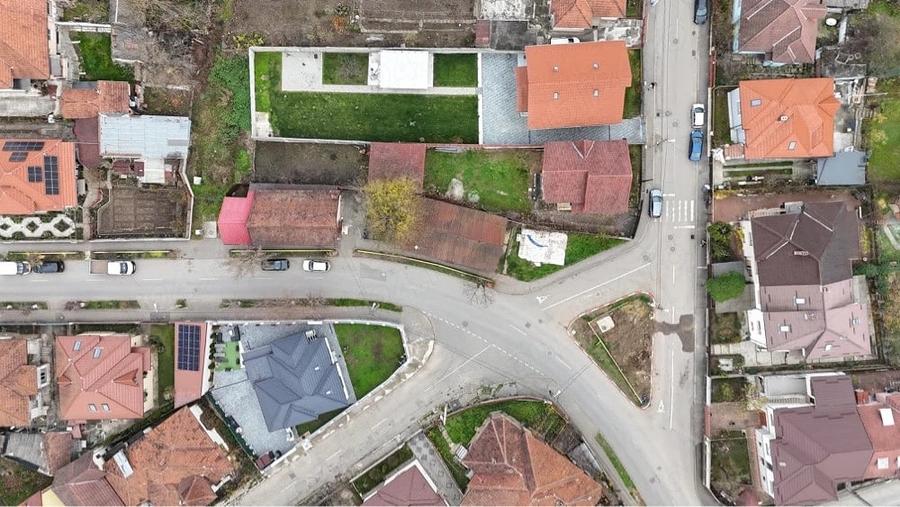 Casă cu 3 camere cu Teren 620 Mp în Central
