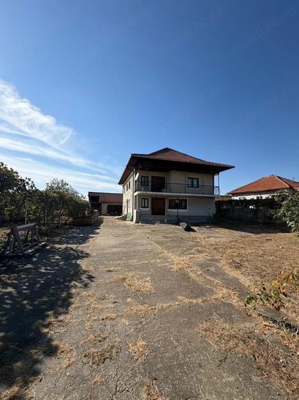 Casă cu Teren 6164 Mp în Crasna