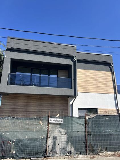 Casă cu 4 camere în Bariera Vâlcii