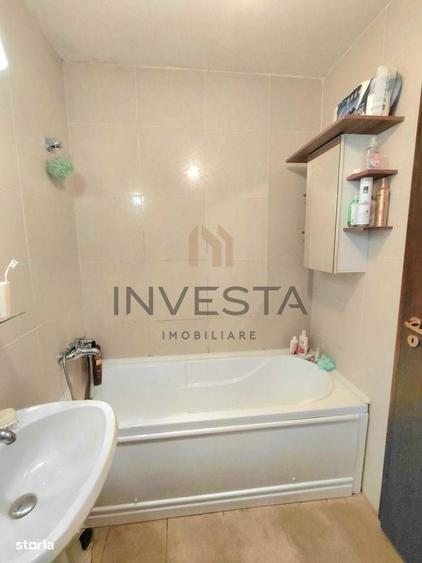 Apartament cu 3 camere semidecomandat în Borhanci