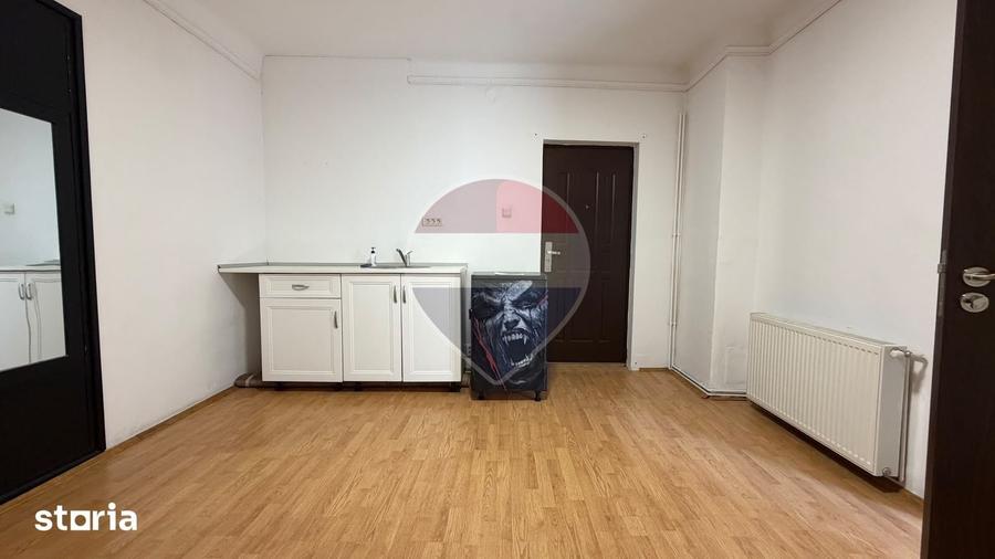 Spa?iu pentru birouri in Pia?a Sfatului | 65 mp | Etaj 1 - 19