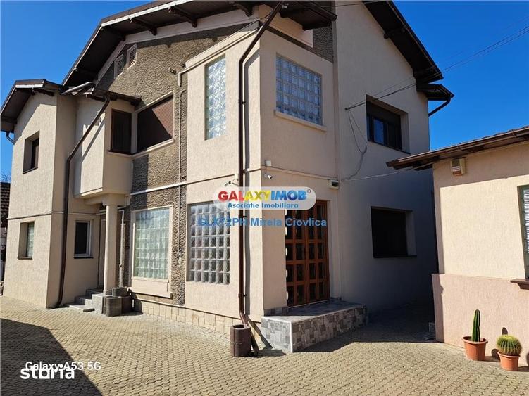 Casă cu 4 camere cu Teren 985 Mp în Central