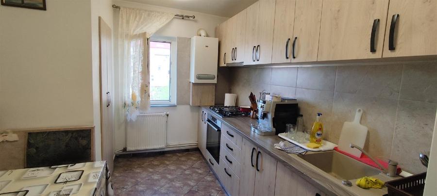Apartament cu 3 camere decomandat în Mărăști