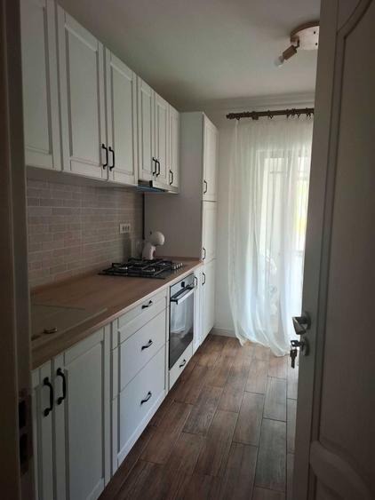 Apartament cu 3 camere decomandat în Dancu