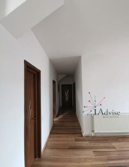 Apartament cu 4 camere semidecomandat în Scriitorilor