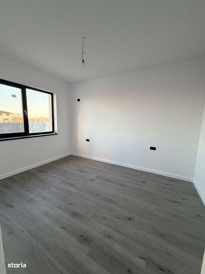Casă cu 4 camere cu Teren 400 Mp în Domnești