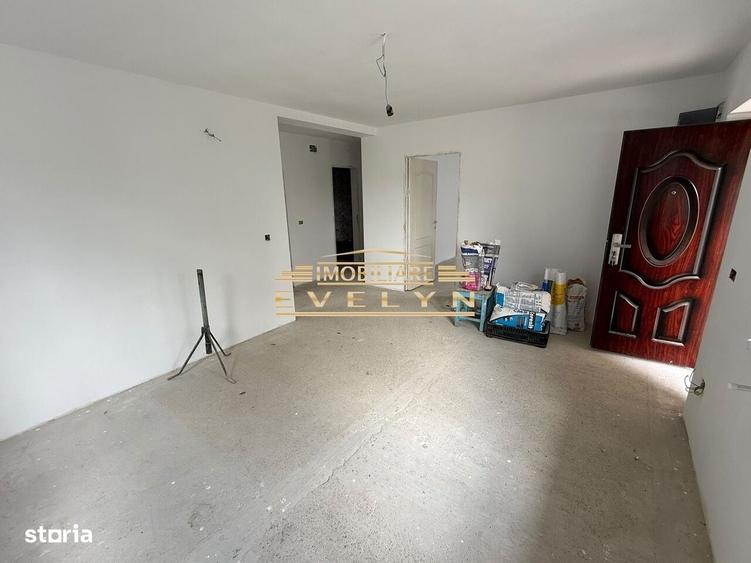 Casă cu 3 camere decomandat în Central