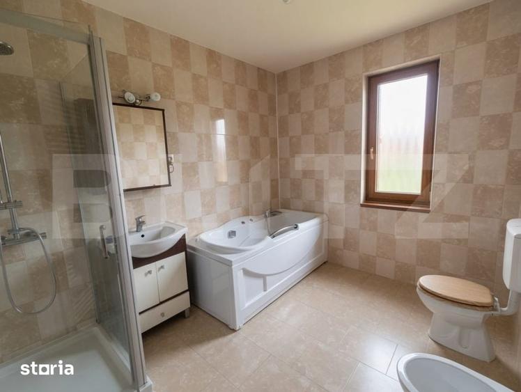 Casă cu 5 camere cu Teren 2330 Mp în Aurel Vlaicu