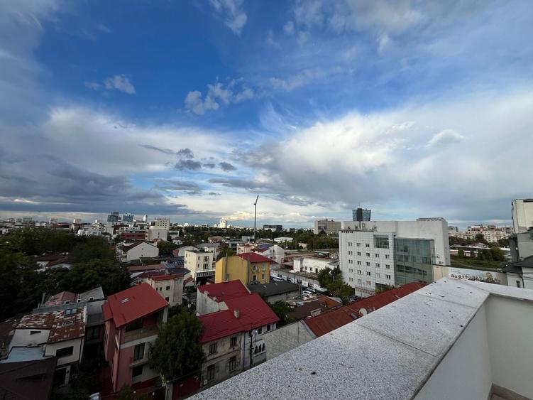 Apartament cu 4 camere decomandat în Dorobanți