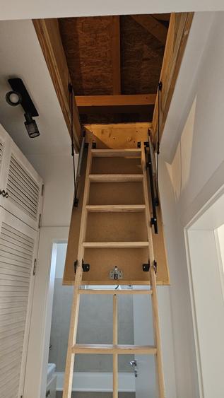 Apartament cu 3 camere decomandat în Lotrioara