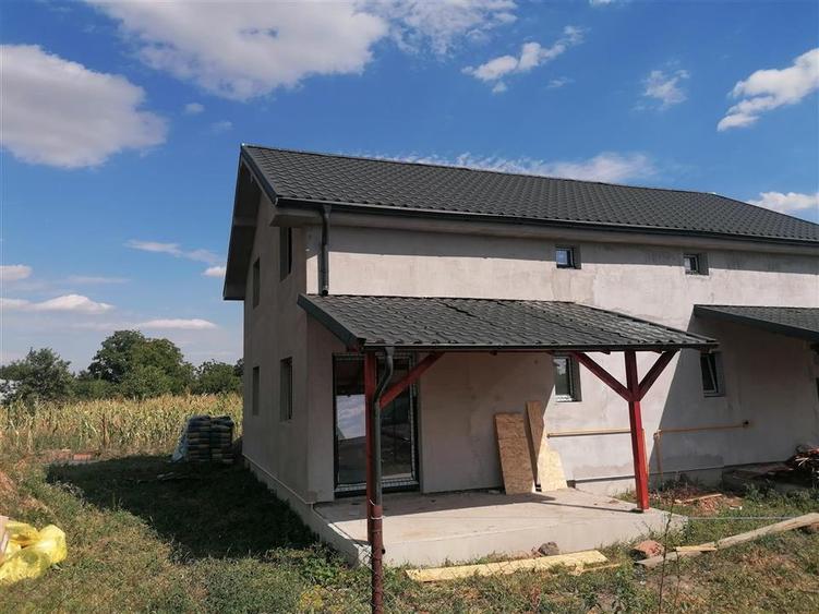 Casă cu 3 camere cu Teren 200 Mp în Exterior Nord