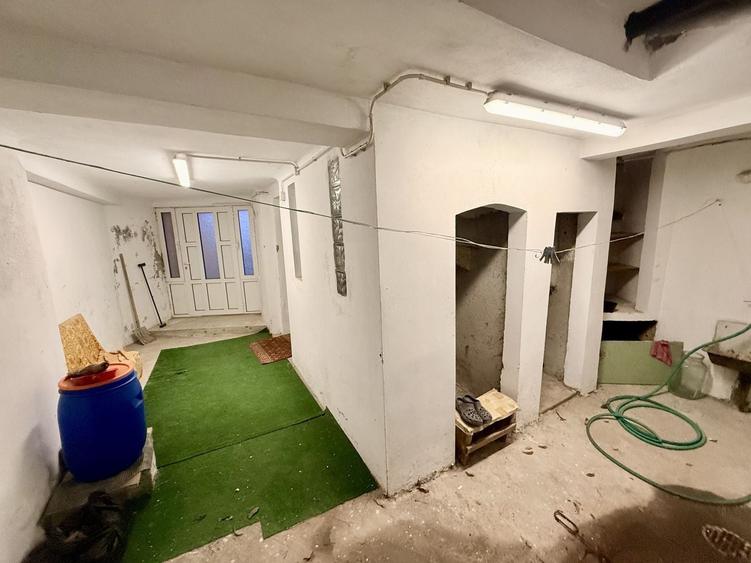 Apartament cu 3 camere decomandat în Parcul Carol