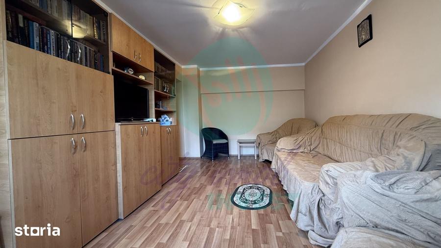 Apartament cu 3 camere decomandat în Obor