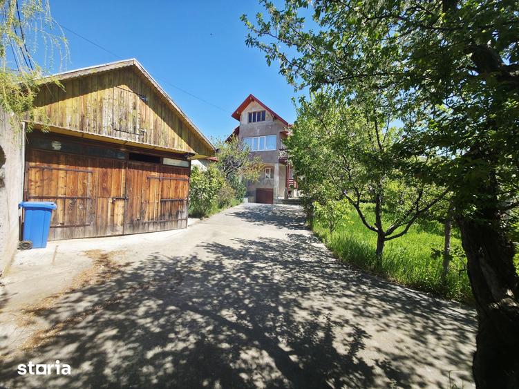 Casă cu 6 camere cu Teren 1263 Mp în Dărmănești