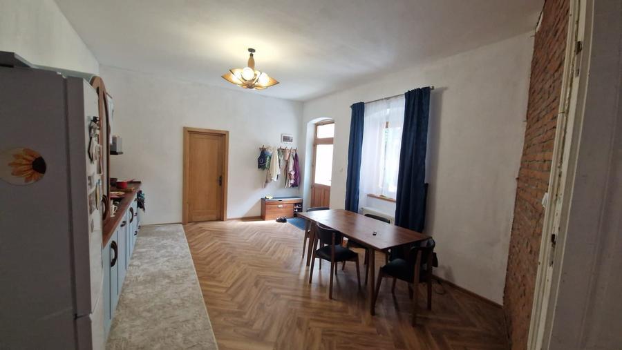 Casă cu 2 camere cu Teren 67 Mp în Central