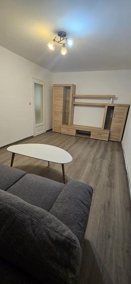 Apartament cu 3 camere decomandat în Petru Rareș