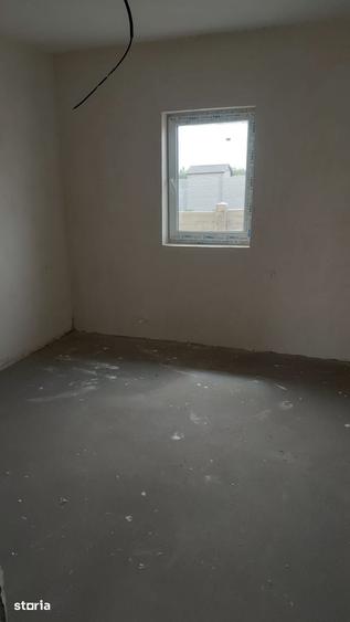 Casă cu 4 camere cu Teren 450 Mp în Malu Mare