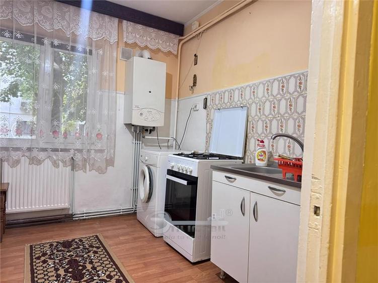 Apartament cu 2 camere decomandat, mobilat în Nicolina