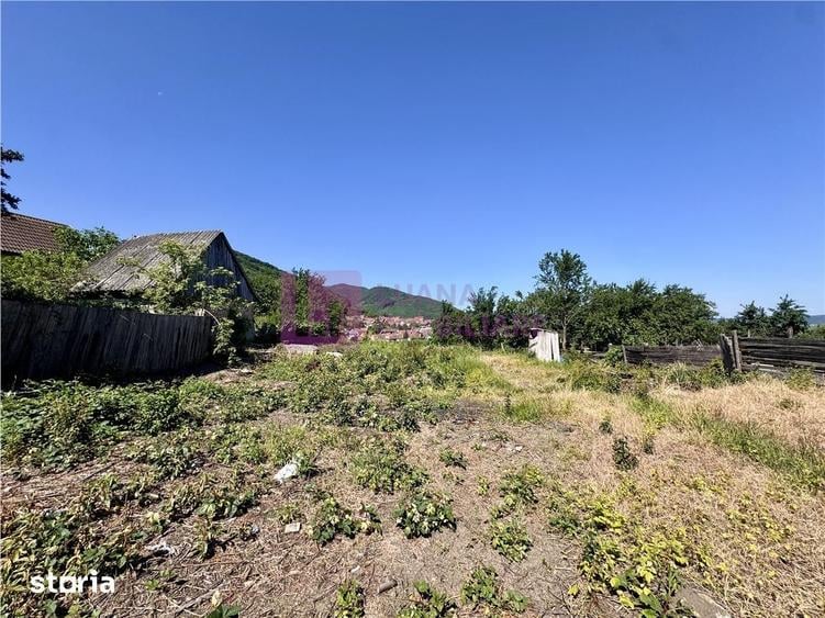 Teren de 1730 mp, în Poplaca