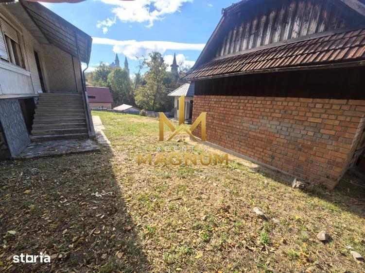 Casă cu 4 camere cu Teren 1143 Mp în Șișești