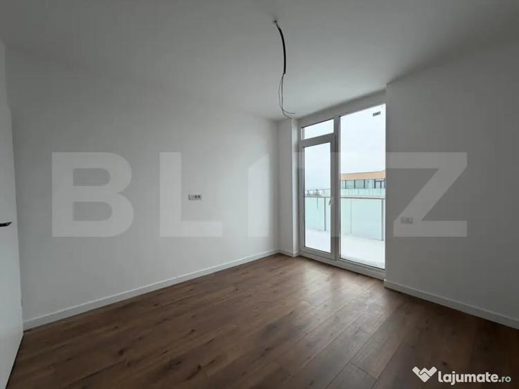 Apartament cu 4 camere semidecomandat în Torontalului
