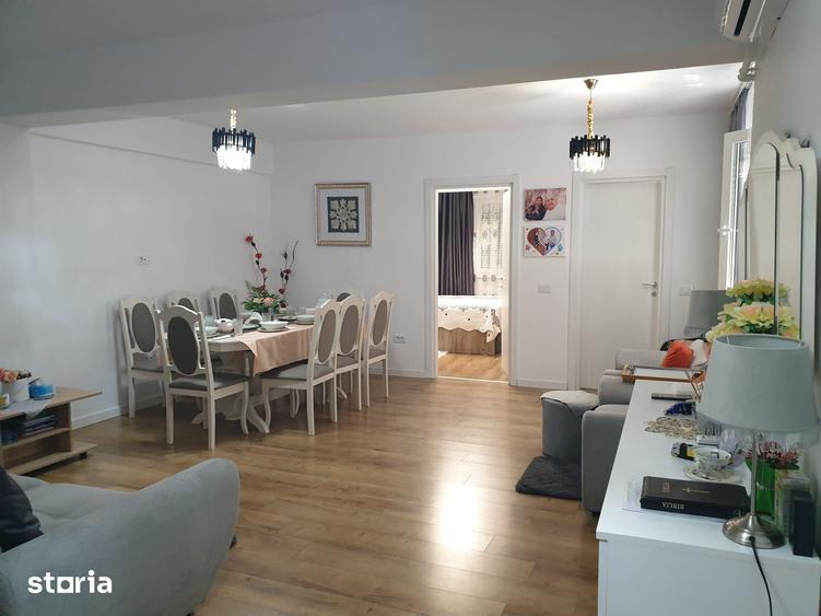 Apartament cu 3 camere în Calea Moldovei