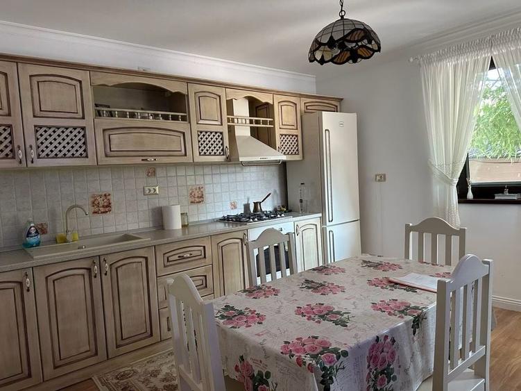 Casă cu 4 camere în Ultracentral