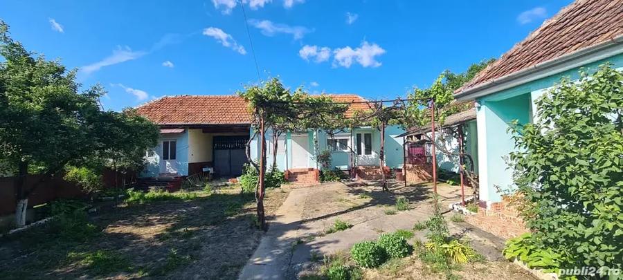 Casă cu 6 camere cu Teren 4200 Mp în Craiva