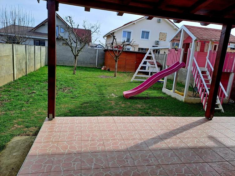 Casă cu 4 camere cu Teren 325 Mp în Moșnița Nouă