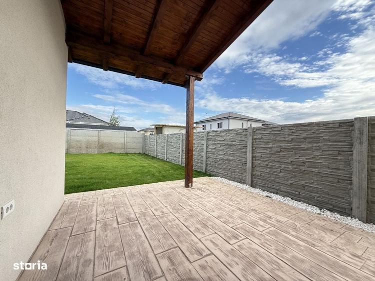 Casă cu 4 camere în Săcălaz