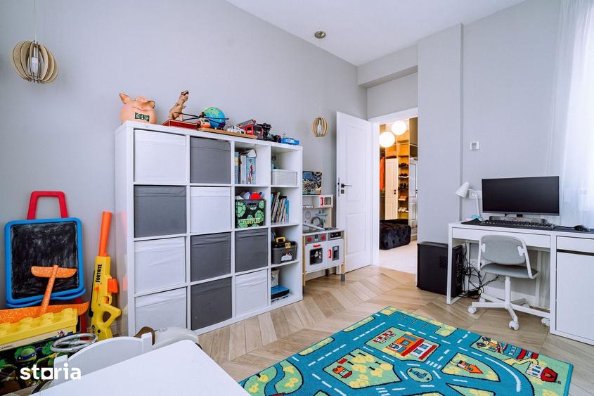 Apartament cu 4 camere în Orașul Nou