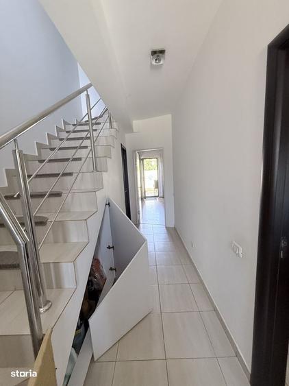 Casă cu 3 camere cu Teren 100 Mp în Central