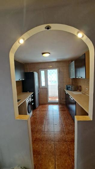 Apartament cu 3 camere decomandat în Crângași