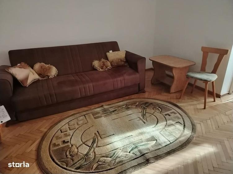 Garsonieră în Titan