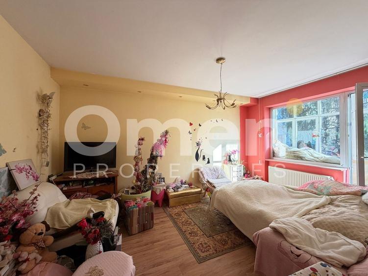 Apartament cu 3 camere decomandat, mobilat în Săsar