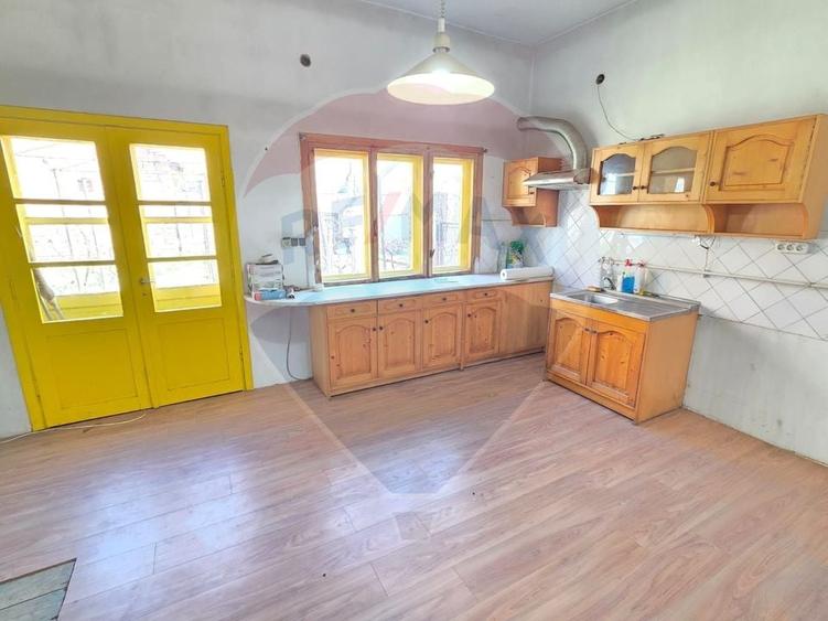 Casă cu 5 camere cu Teren 1010 Mp în Ultracentral