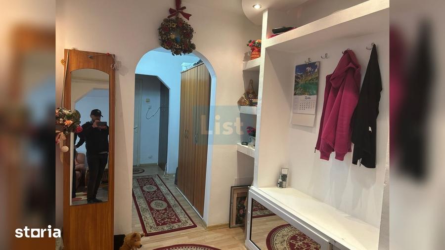 Apartament cu 3 camere decomandat în 9 Mai