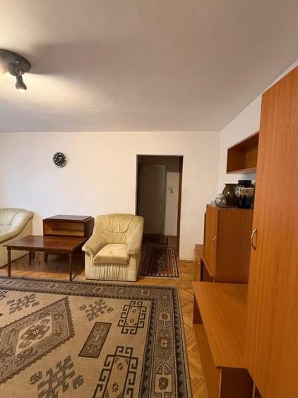 Apartament cu 2 camere semidecomandat în Micro 16