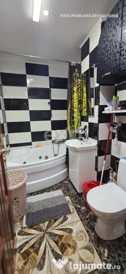 Apartament cu 4 camere decomandat în Central