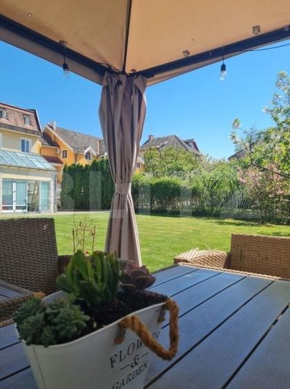 Casă individuală cu 12 camere cu Piscina în Platou