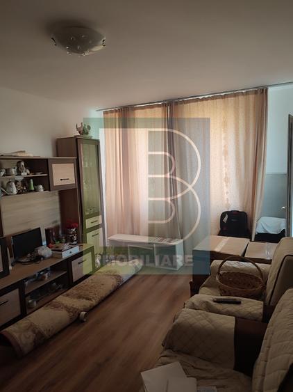 Apartament cu 3 camere decomandat în Sălăjan