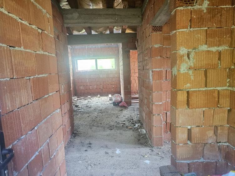 Casă individuală cu 3 camere cu Canalizare în Periferie